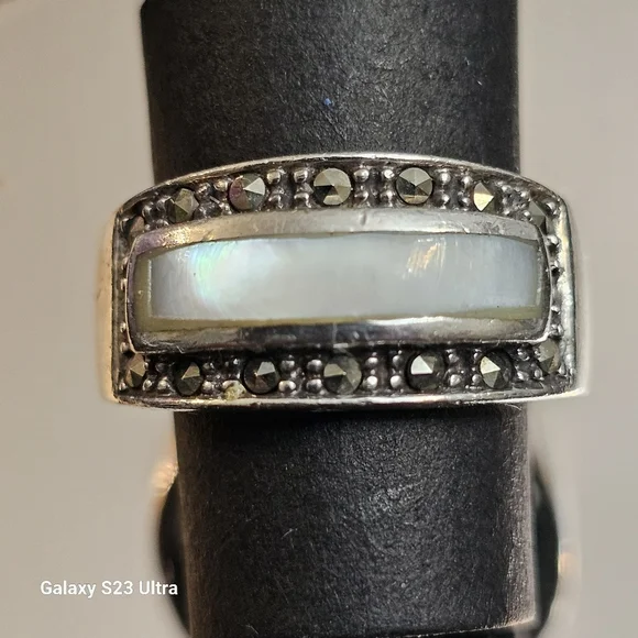 925 Sterling Silver Vintage Real Mother-of-Pearl and Marcasite Gem Ring Size 6 - Picture 7 of 9